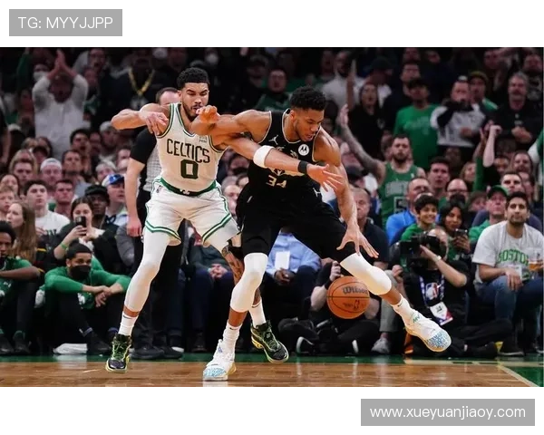 绿军记者惊叹湖勇对决中斯玛特与霍福德的奇妙对抗场景